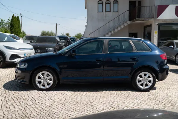 Audi A3 Sportback 2.0 TDi Attraction 8