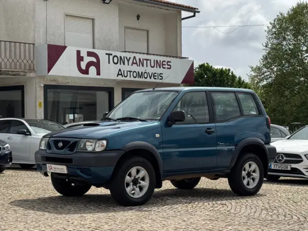 Nissan Terrano Outro 1