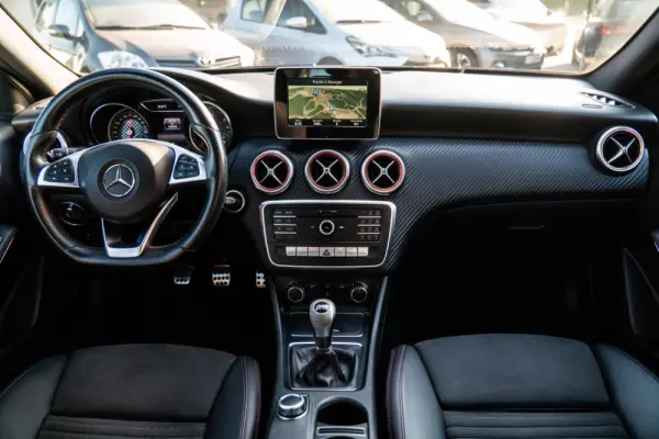 Mercedes-Benz A 180 d AMG Line 5