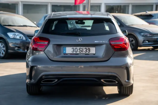 Mercedes-Benz A 180 d AMG Line 9