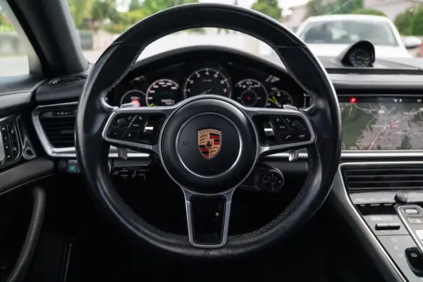 Porsche Panamera Sport Turismo 4 E-Hybrid Platinum Edition 23