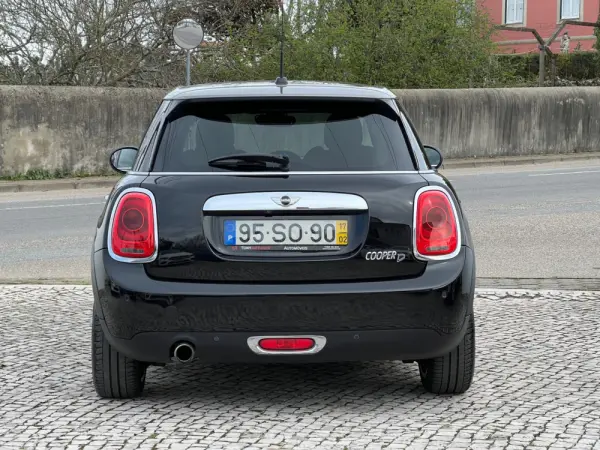 MINI 5 Portas Cooper D 9