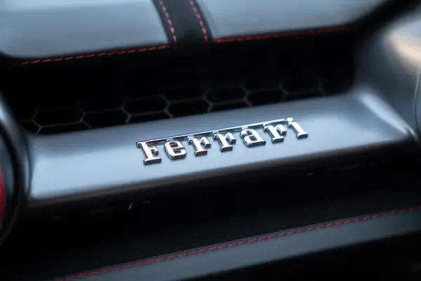 Ferrari 812 Superfast 6.5 V12 26