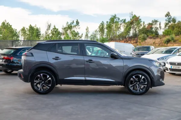 Peugeot 2008 1.2 PureTech Allure 11