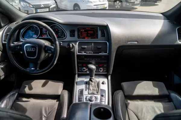 Audi Q7 3.0 TDI DPF quattro tiptronic 5