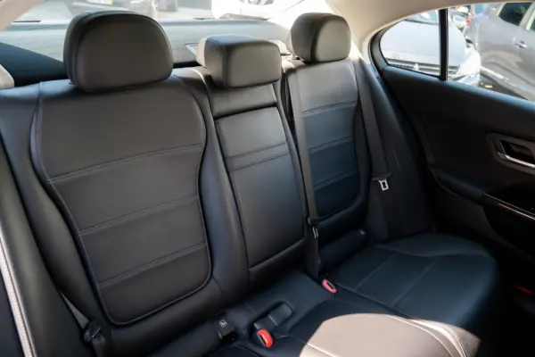 Mercedes-Benz C 220 d Avantgarde 26