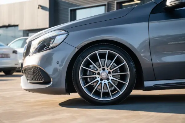 Mercedes-Benz A 180 d AMG Line 7