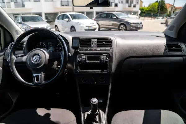 Volkswagen Polo 1.6 TDI Confortline 4