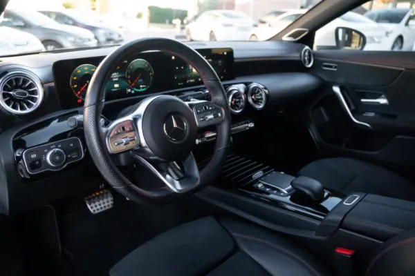 Mercedes-Benz CLA 250 e 8G-DCT AMG Line 3