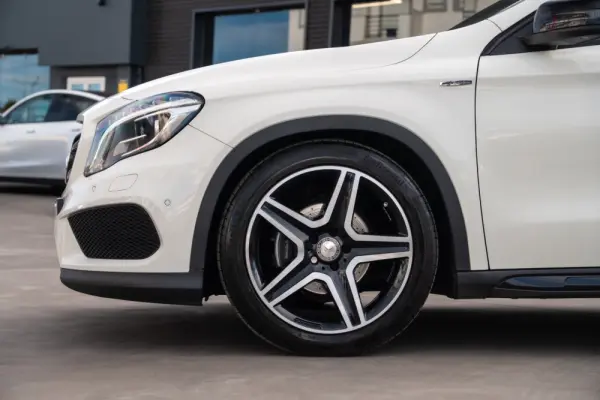 Mercedes-Benz GLA 180 (CDI) d 7G-DCT AMG Line 6