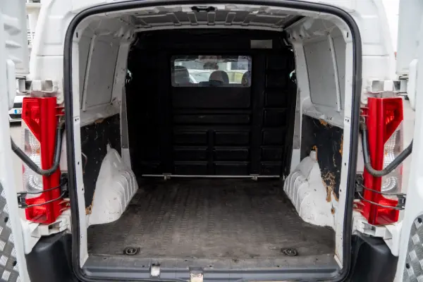 Citroen Jumpy 1.6 HDi L2H1 Semi-Vidrada 23