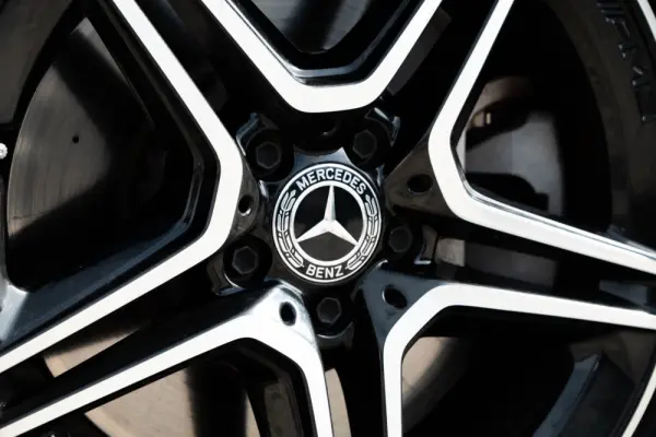 Mercedes-Benz E 300 de 4Matic 9G-TRONIC AMG Line 40