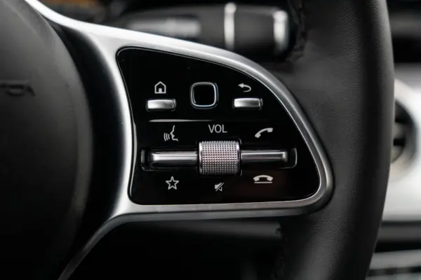 Mercedes-Benz E 220 d Avantgarde+ 29