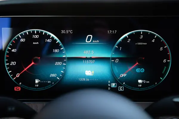 Mercedes-Benz E 300 de 9G-TRONIC AMG Line 21