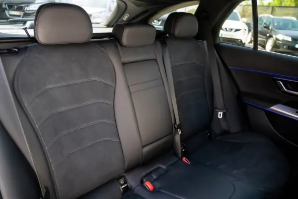 Mercedes-Benz E 300 de 36