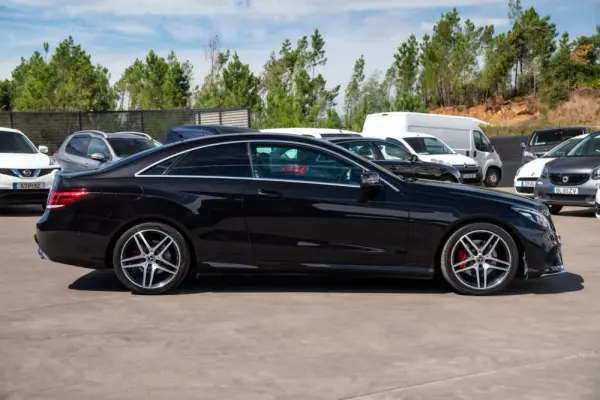 Mercedes-Benz E 220 CDI Elegance BE Auto. 10