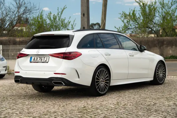 Mercedes-Benz C 300 d AMG Line 3