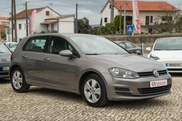 Volkswagen Golf 1.6 TDi Confortline 10