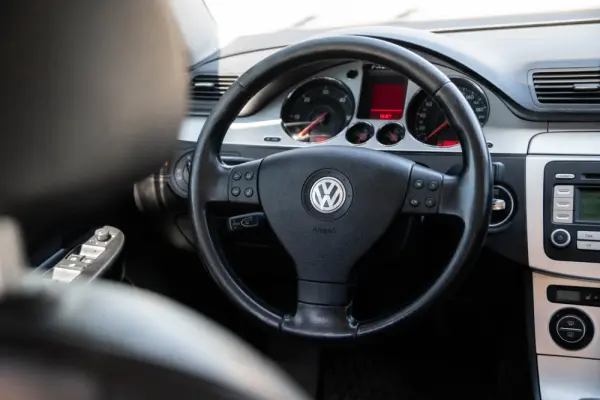 Volkswagen Passat 2.0 TDI Highline 14