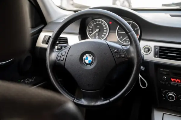 BMW 318 d Line Sport 24