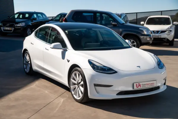 Tesla Model 3 Long-Range Dual Motor AWD 8