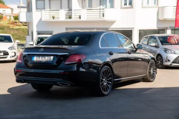 Mercedes-Benz E 220 d Avantgarde+ 4