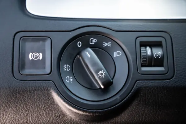 Volkswagen Passat 2.0 TDI Highline 13