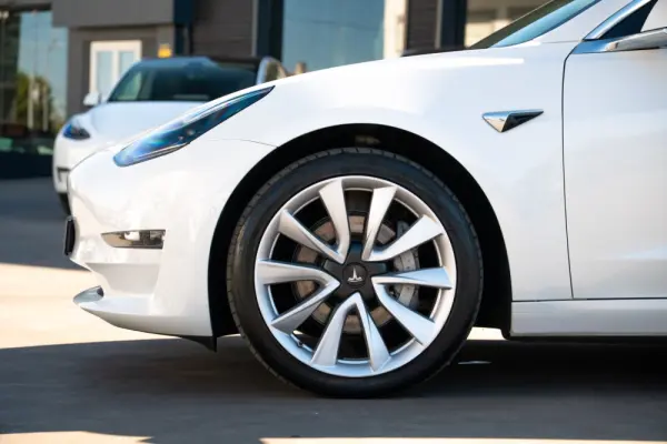 Tesla Model 3 Long-Range Dual Motor AWD 7