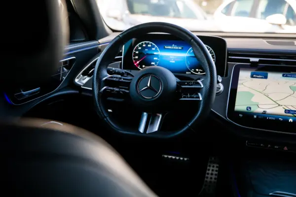 Mercedes-Benz E 300 de 38