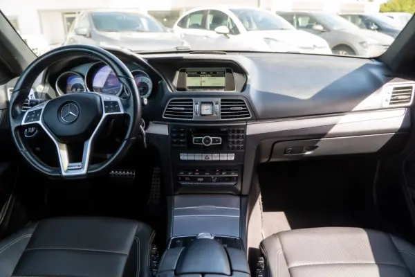 Mercedes-Benz E 220 CDI Elegance BE Auto. 24
