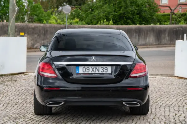 Mercedes-Benz E 220 d Avantgarde+ 10