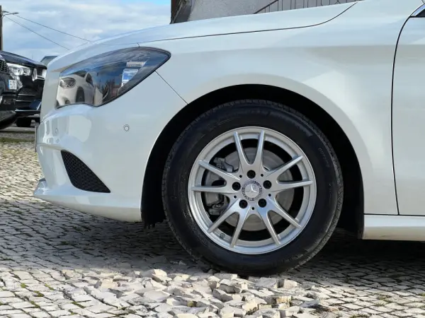 Mercedes-Benz CLA 180 180d Shooting Brake 2