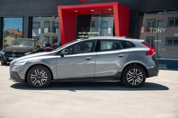 Volvo V40 Cross Country 2.0 D3 Momentum 9
