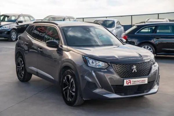 Peugeot 2008 1.2 PureTech Allure 12