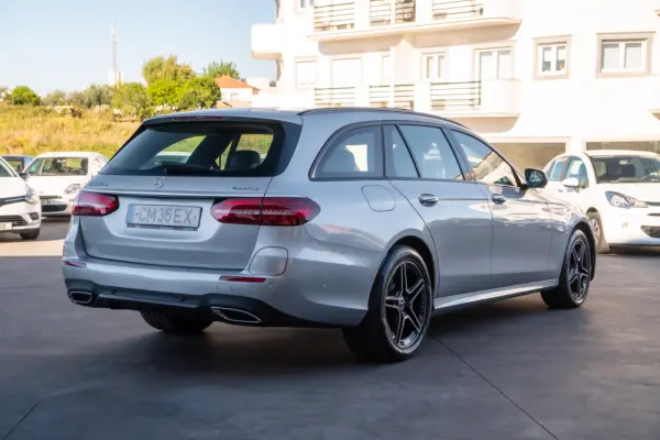 Mercedes-Benz E 300 de 9G-TRONIC AMG Line 5