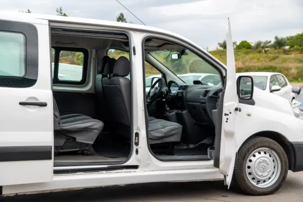 Citroen Jumpy 1.6 HDi L2H1 Semi-Vidrada 24
