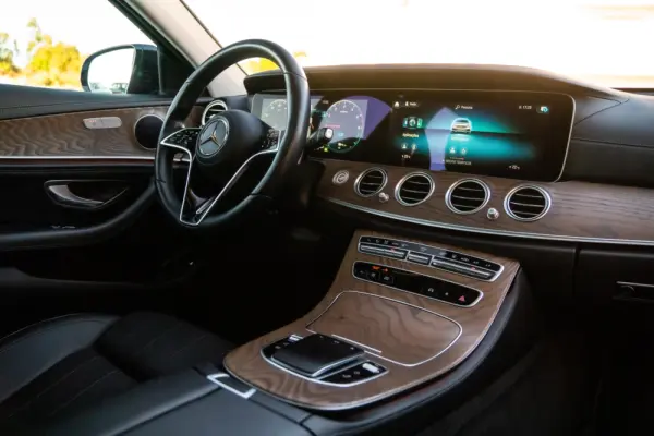 Mercedes-Benz E 300 de 9G-TRONIC AMG Line 31