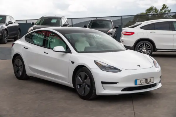 Tesla Model 3 Standard Range Plus RWD 26
