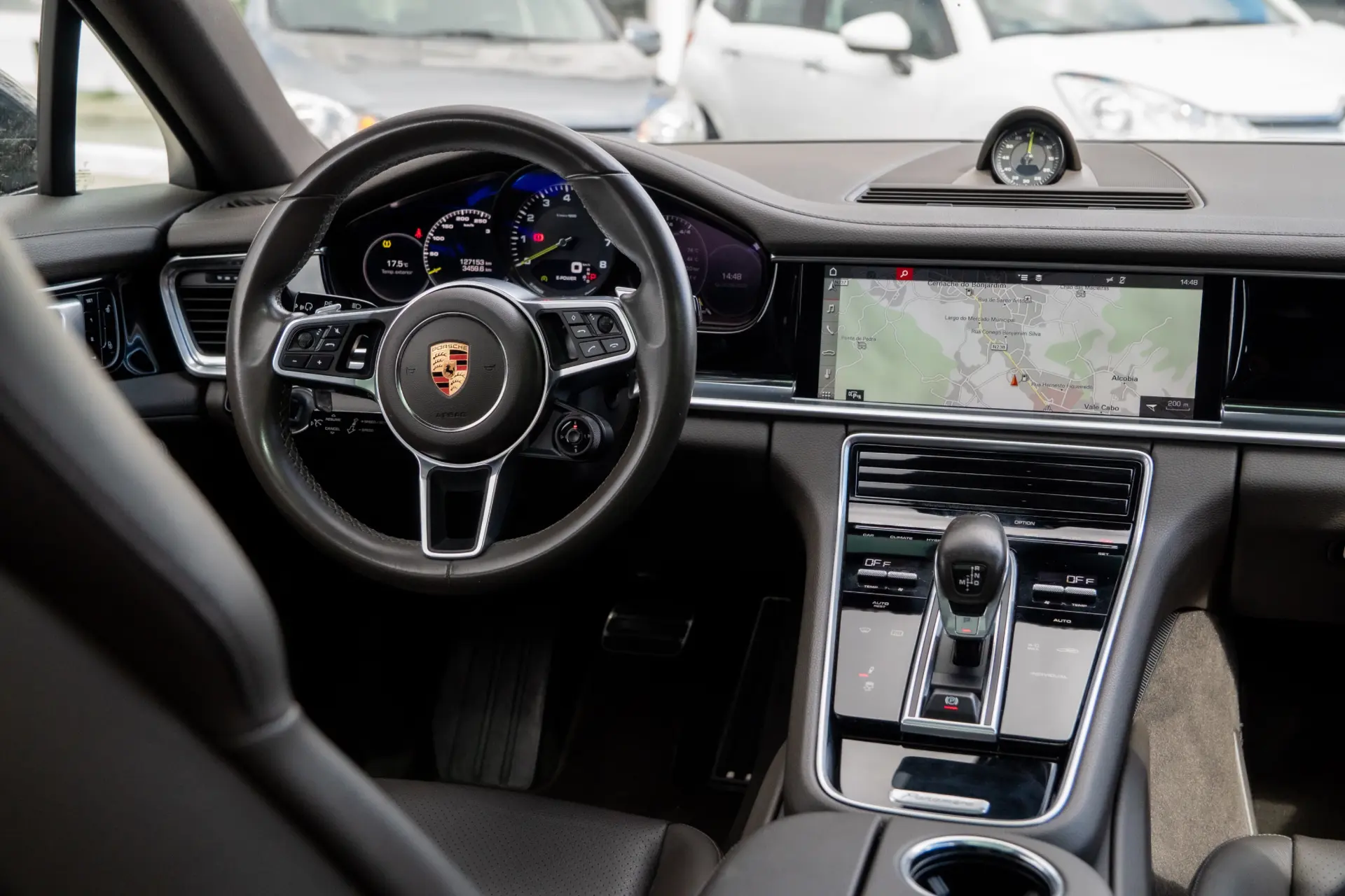 Porsche Panamera 4 E-Hybrid Platinum Edition 29