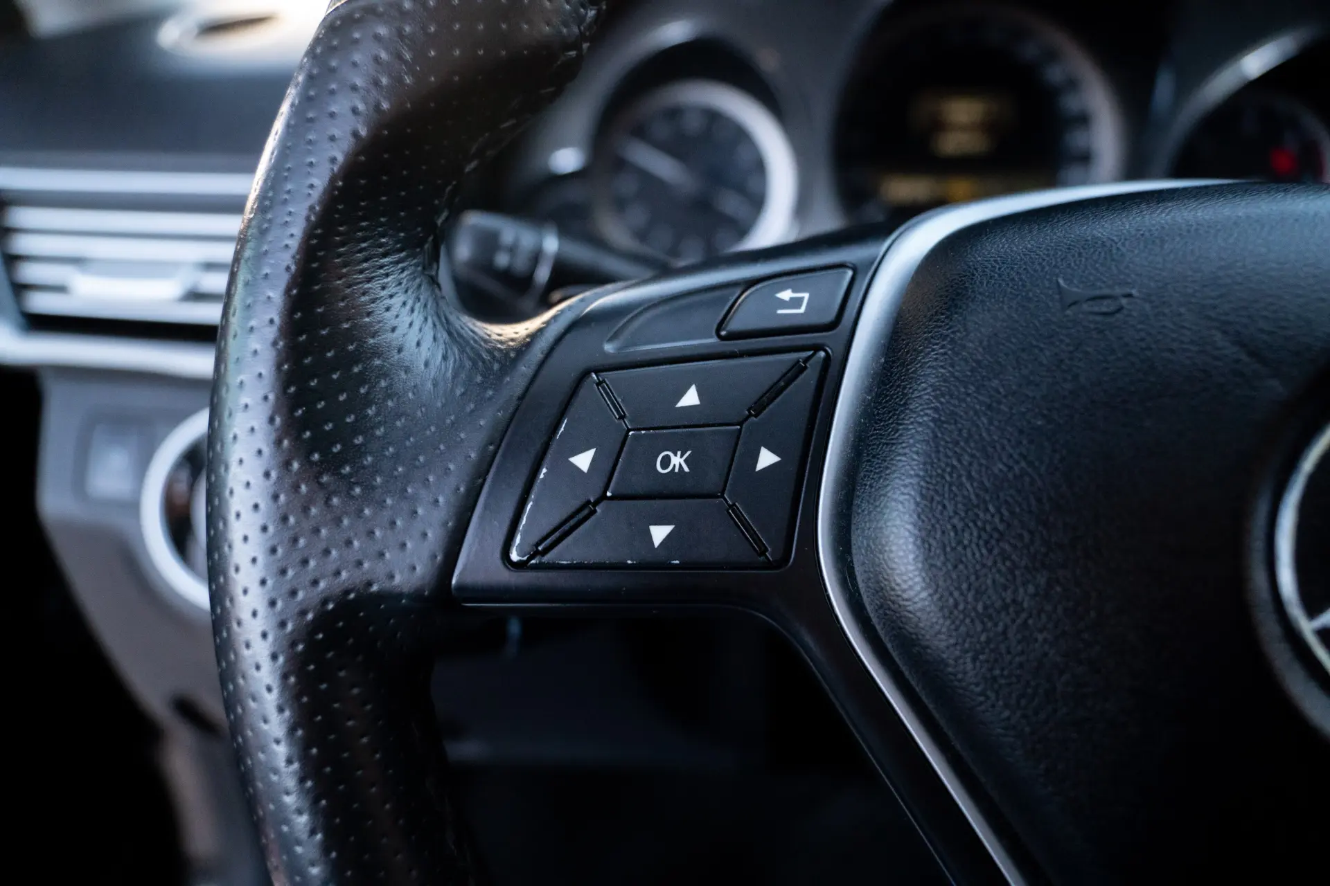 Mercedes-Benz E 220 BlueTEC 9G-TRONIC Avantgarde 13