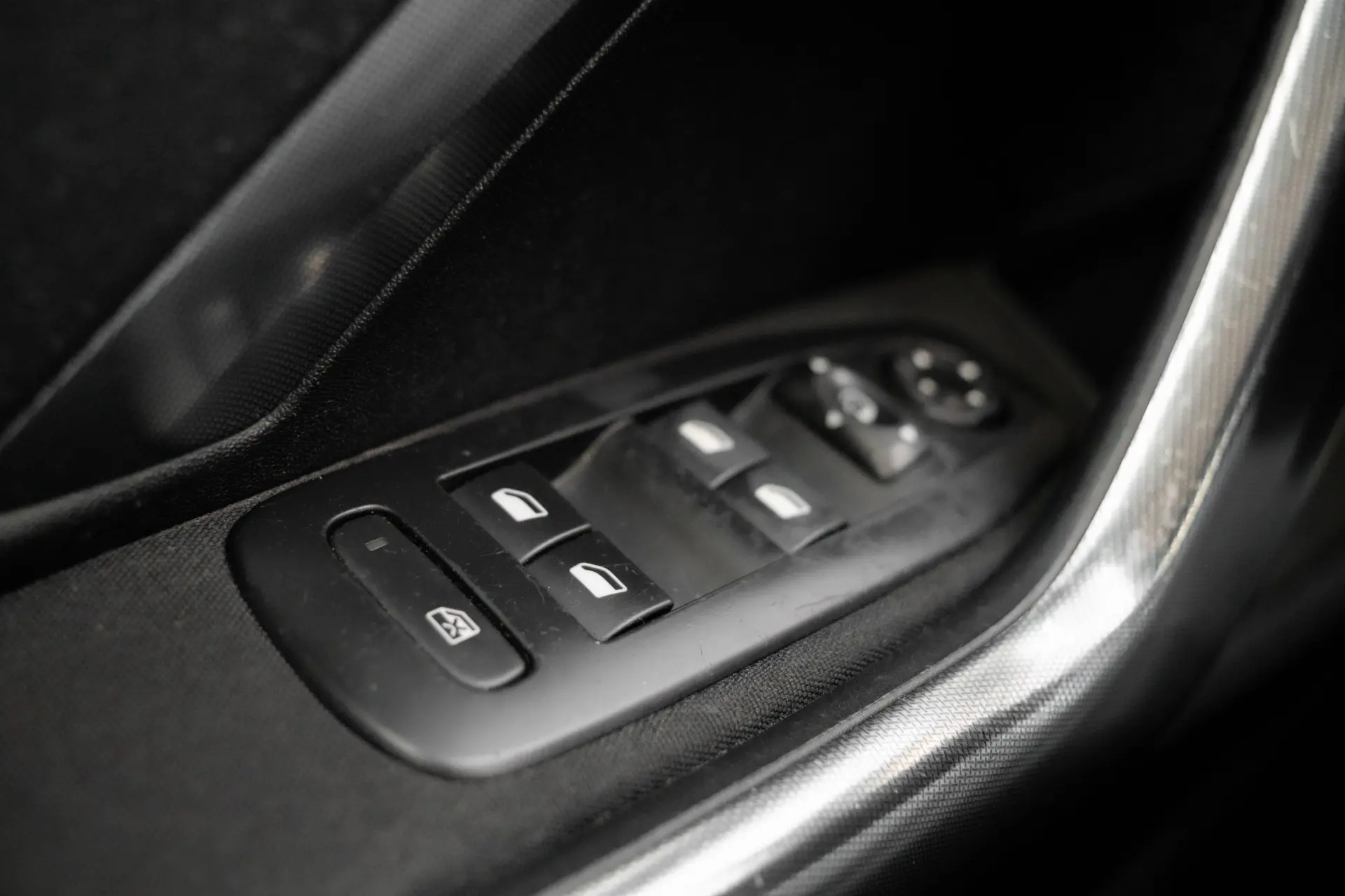 Peugeot 2008 1.2 VTi Allure 26