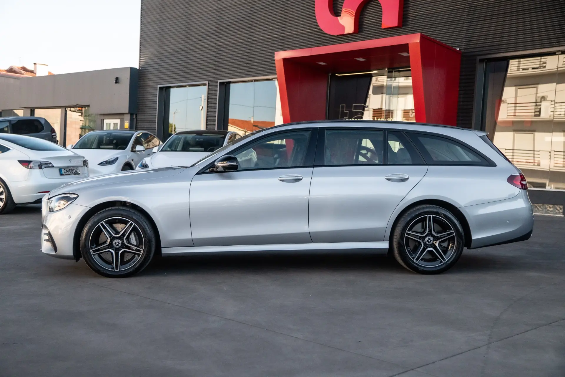 Mercedes-Benz E 300 de 9G-TRONIC AMG Line 8