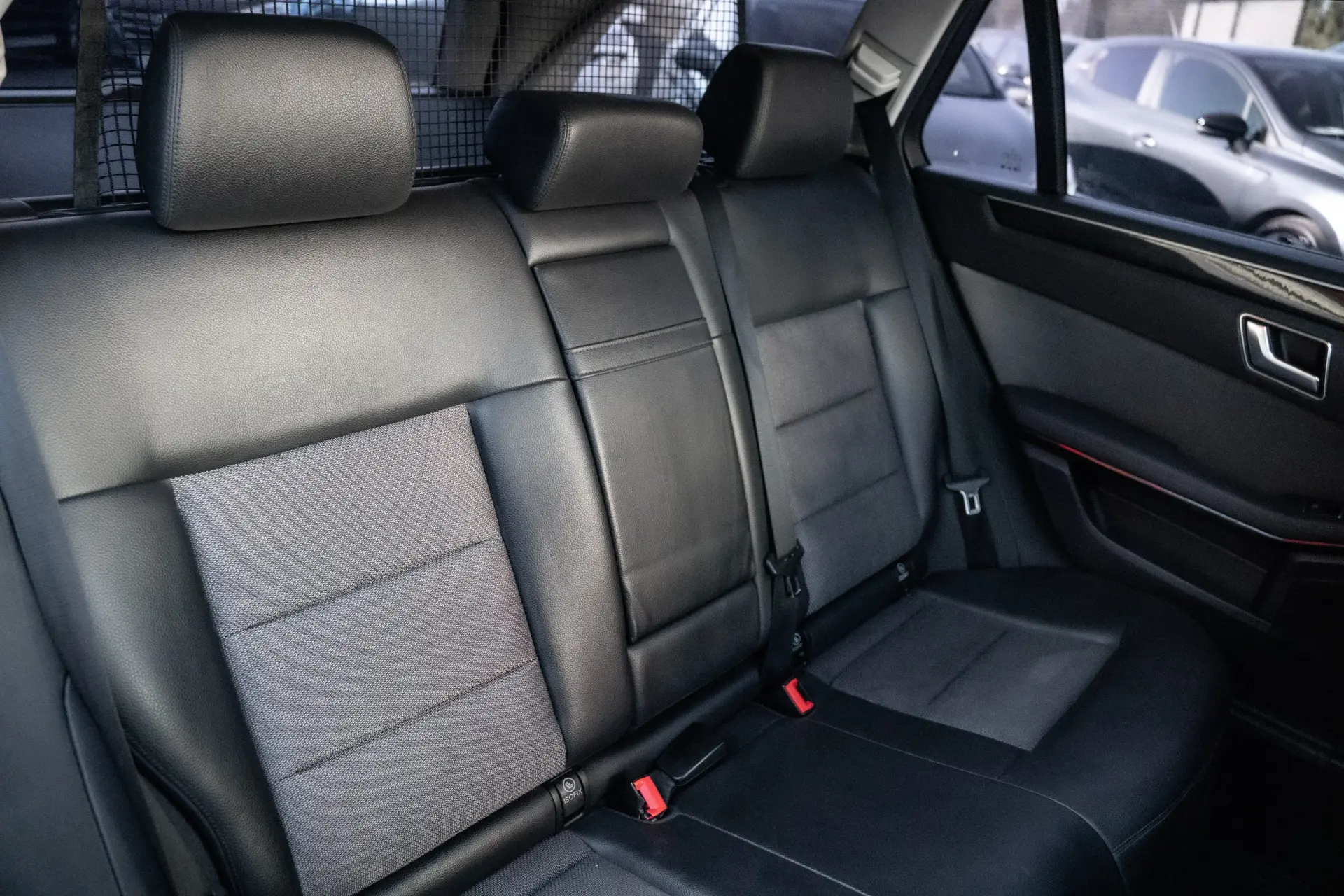 Mercedes-Benz E 220 BlueTEC 9G-TRONIC Avantgarde 27