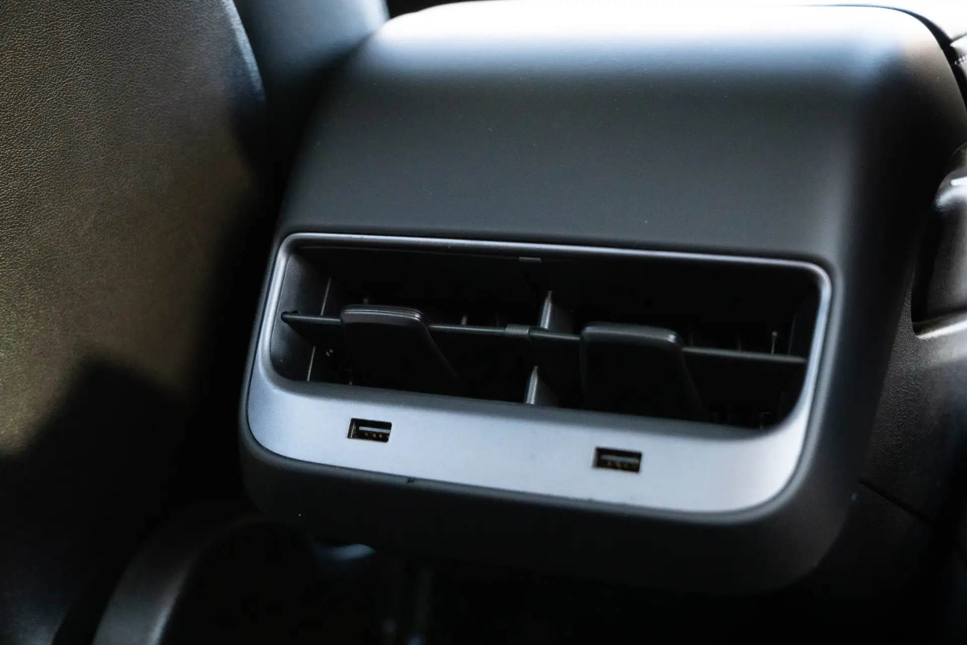 Tesla Model 3 Long-Range Dual Motor AWD 27