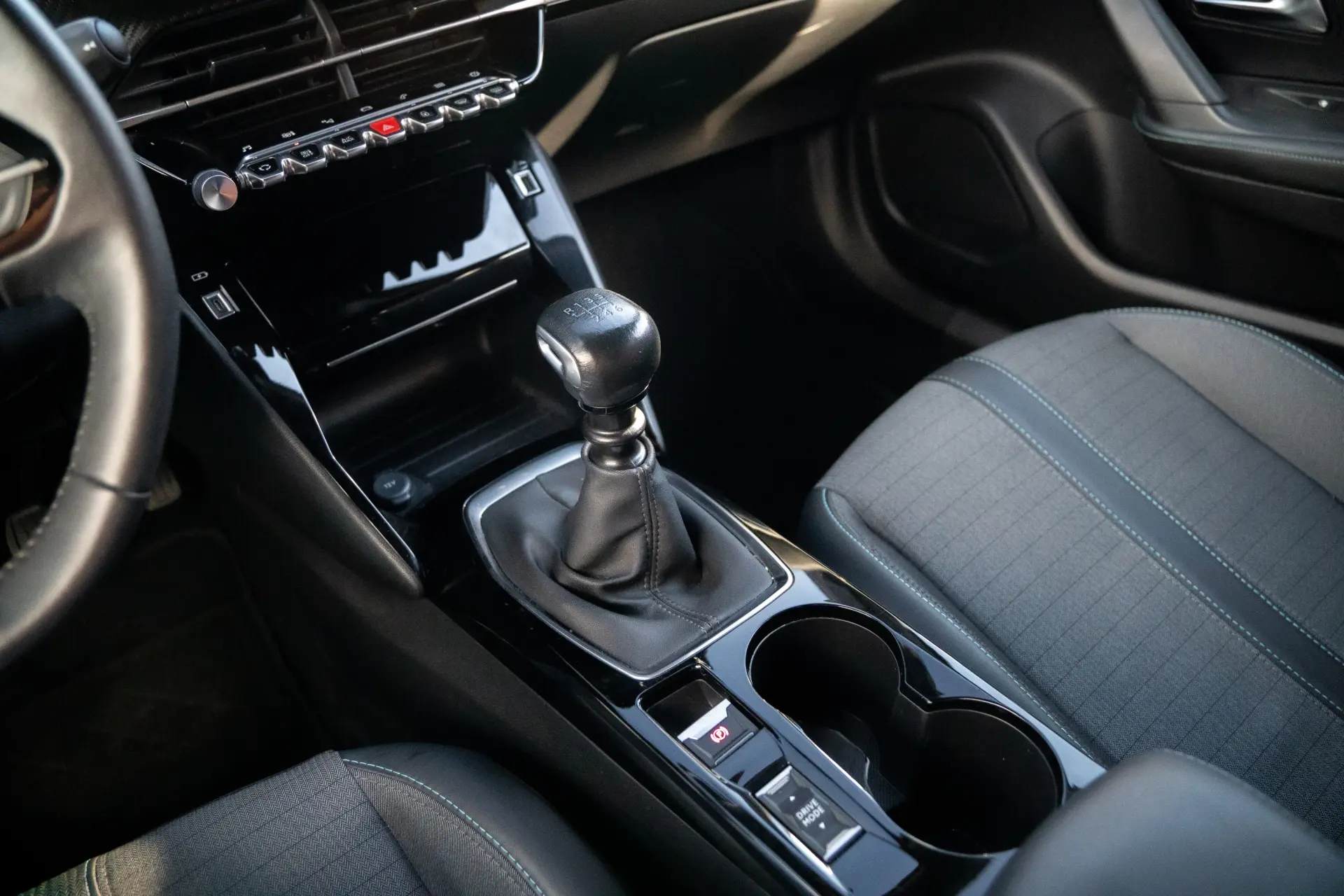 Peugeot 2008 1.2 PureTech Allure 22