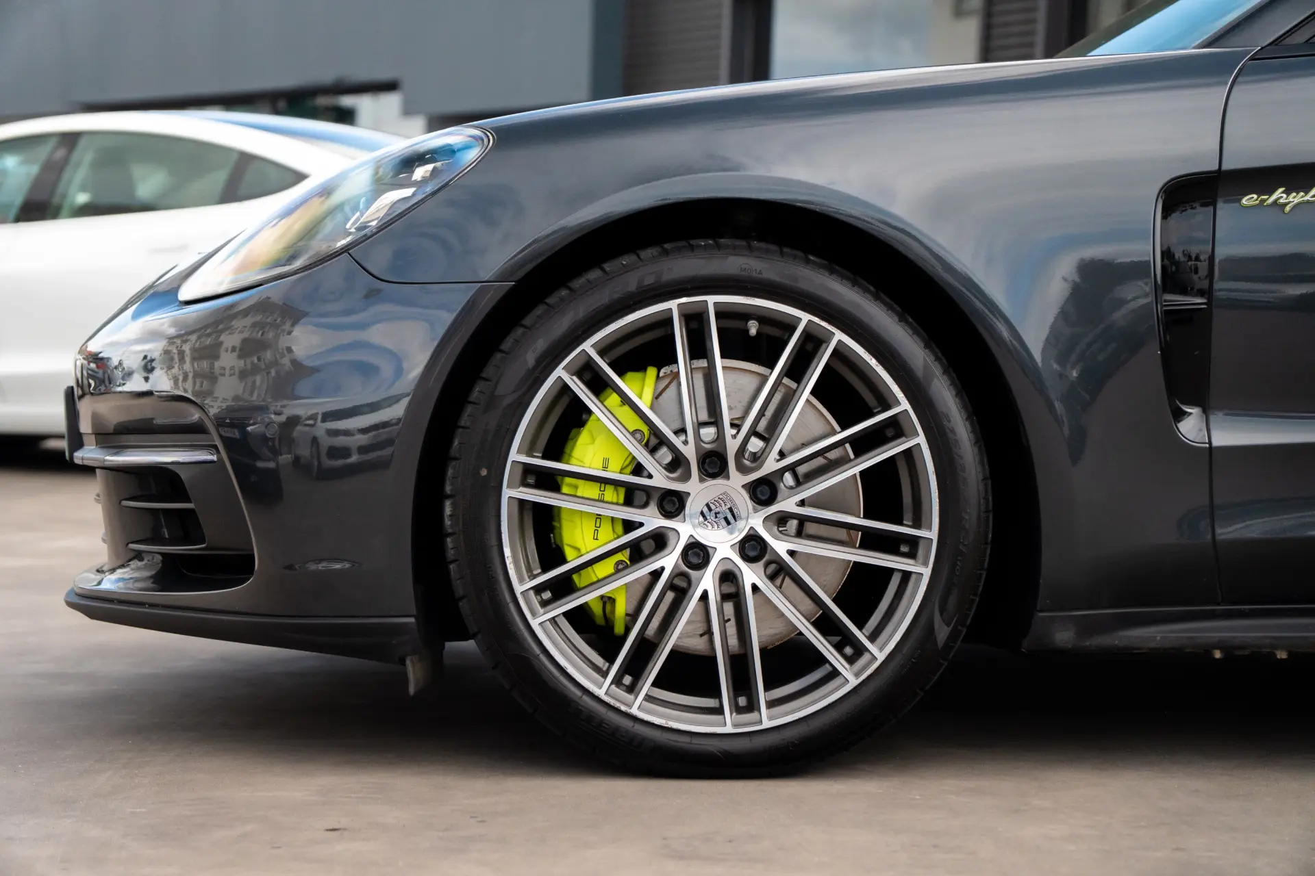Porsche Panamera 4 E-Hybrid Platinum Edition 39