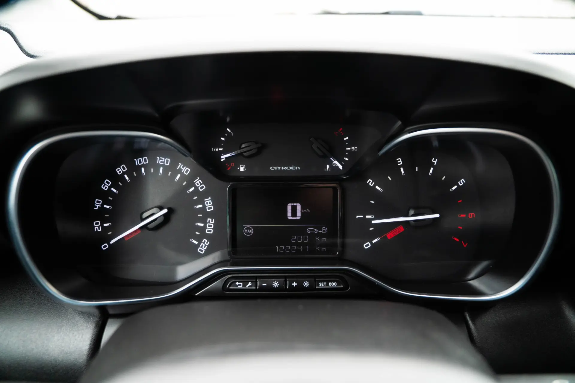 Citroen C3 Aircross 1.5 BlueHDi Shine 28