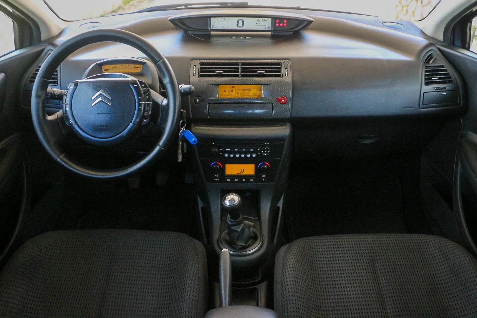 Citroën C4 1.6 HDi 110 VTR 4