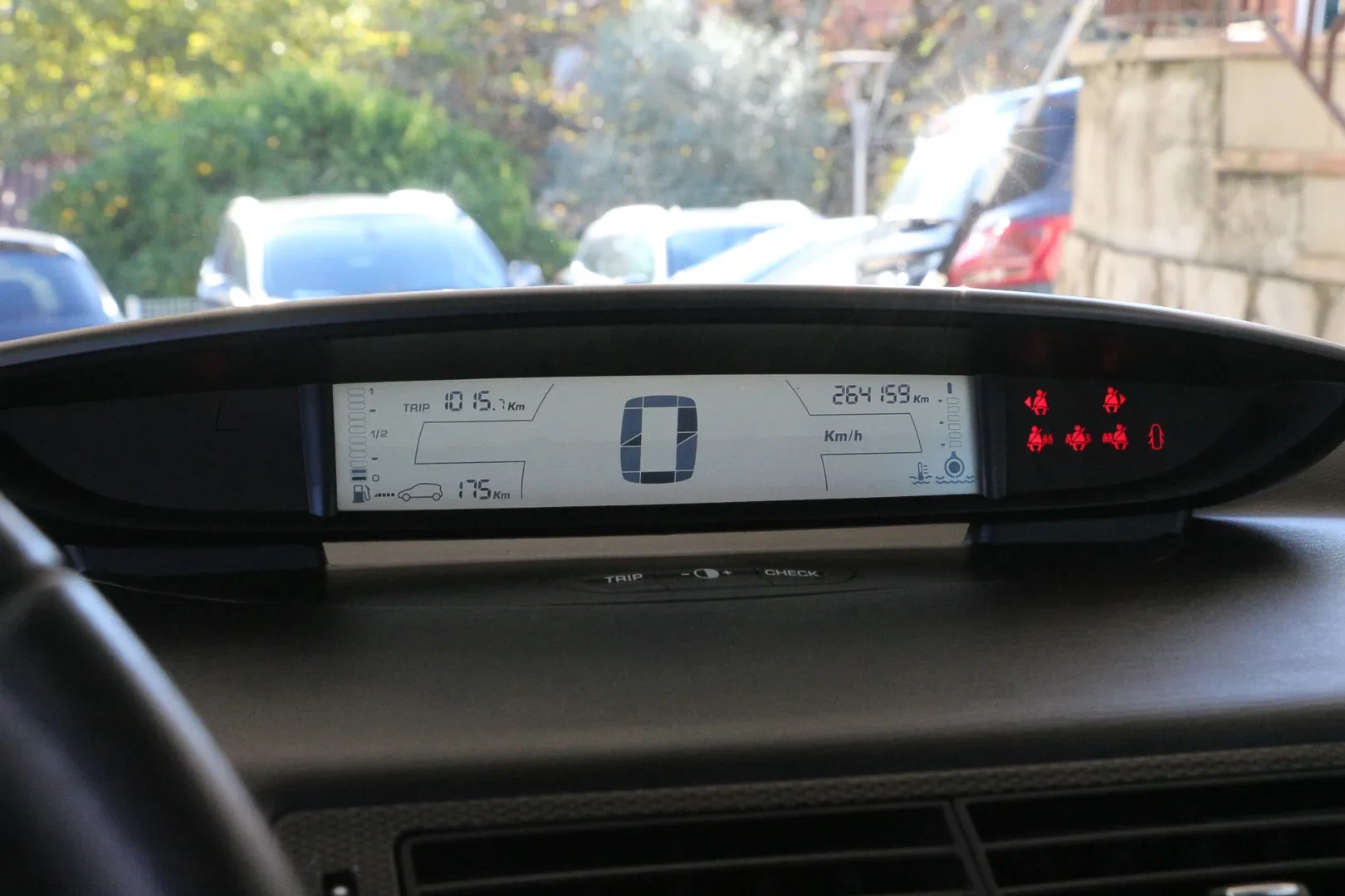 Citroën C4 1.6 HDi 110 VTR 18