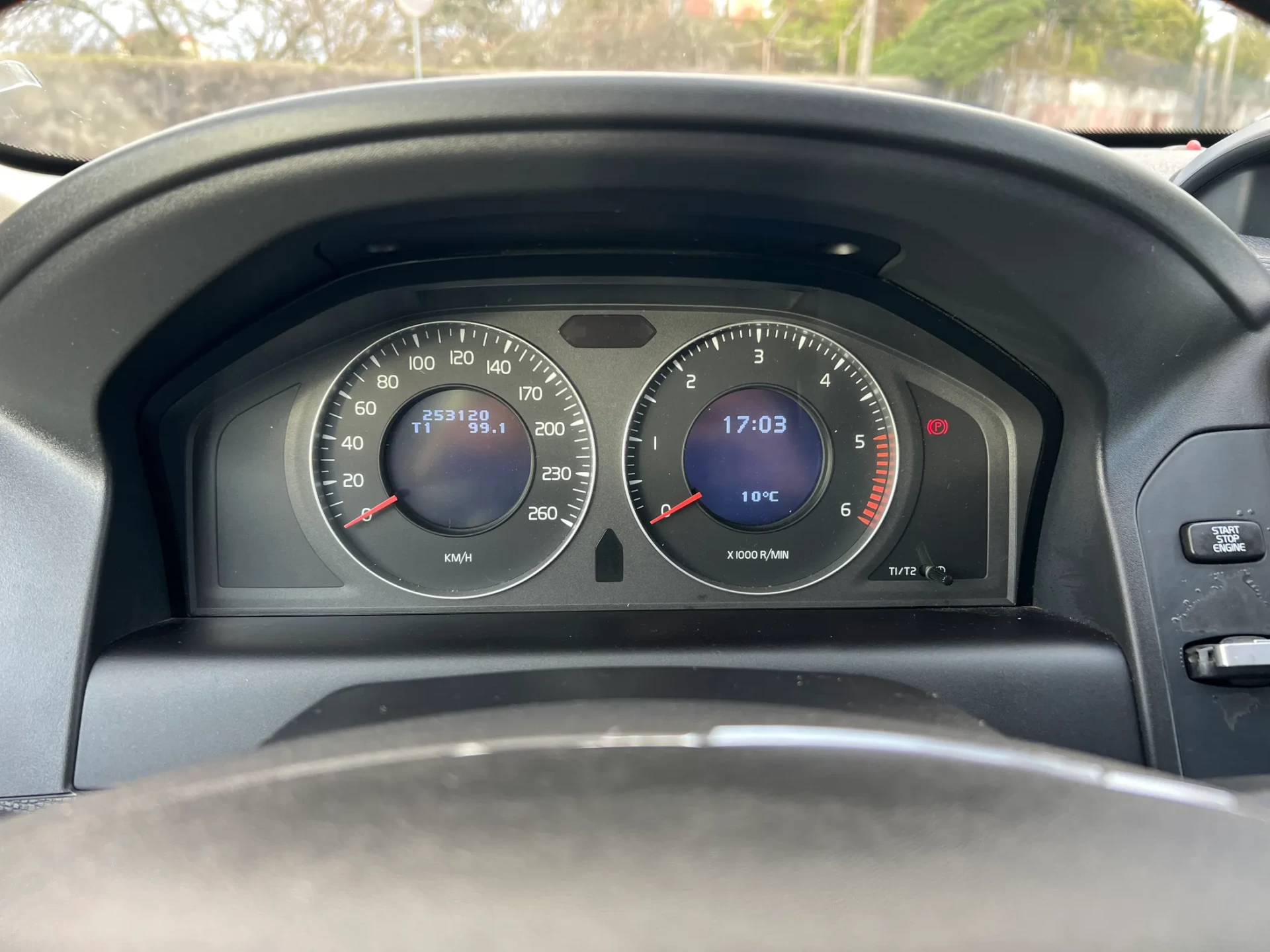 Volvo XC 60 2.4 D Drive Momentum 17